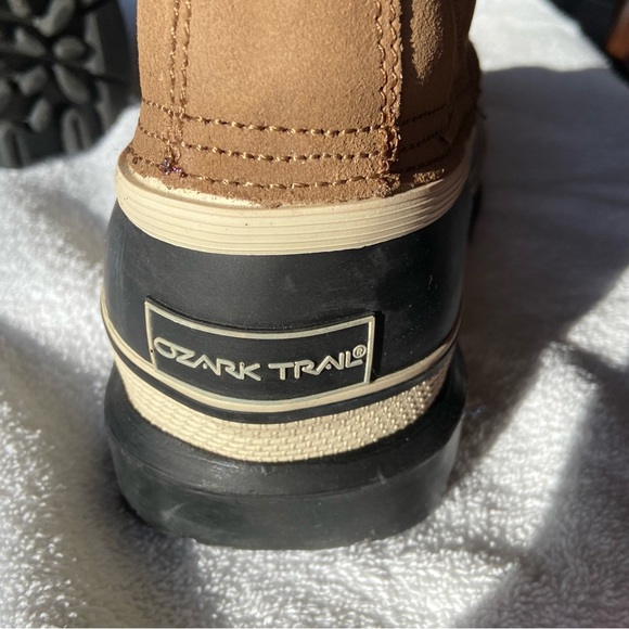 Women’s size 6 winter boots - Picture 4 of 7